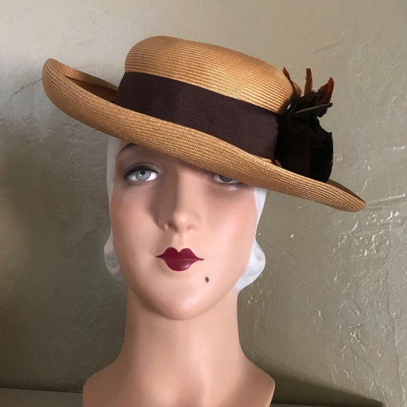 DELIGHTFUL 1940s\' NATURAL STRAW WIDE BRIM FEDORA WITH BROWN FEATHER & \